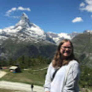 Meet your Posher, Daphne rose